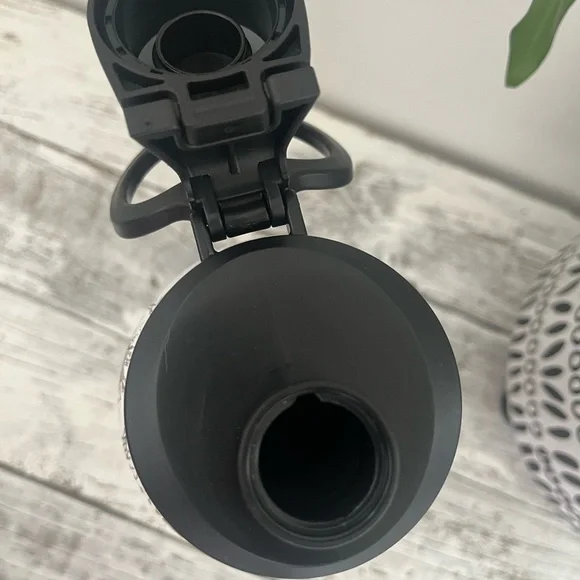 Skull and Floral Pattern Hydrapeak Bottle - Picture 3 of 6